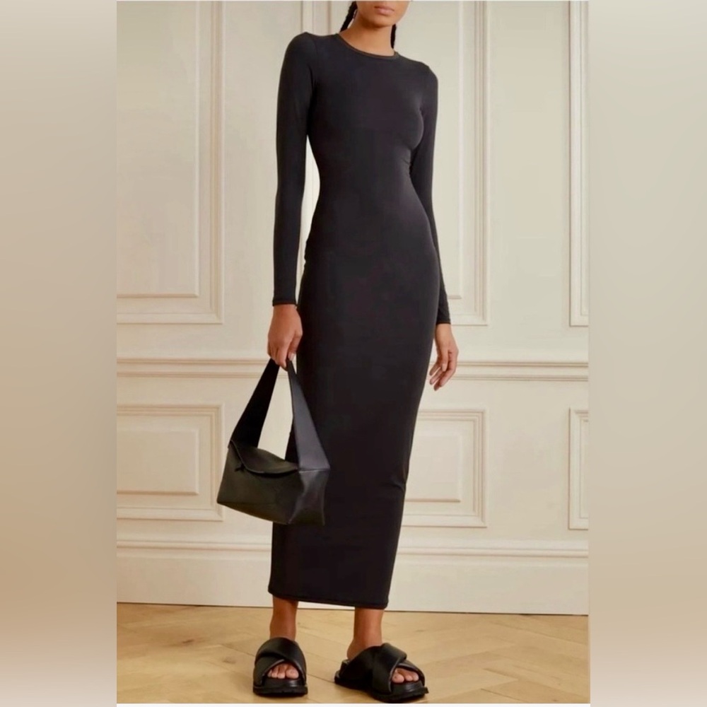 NWT - SKIMS Black Fits Everyone Crewneck
Long Sleeve Maxi Dress S